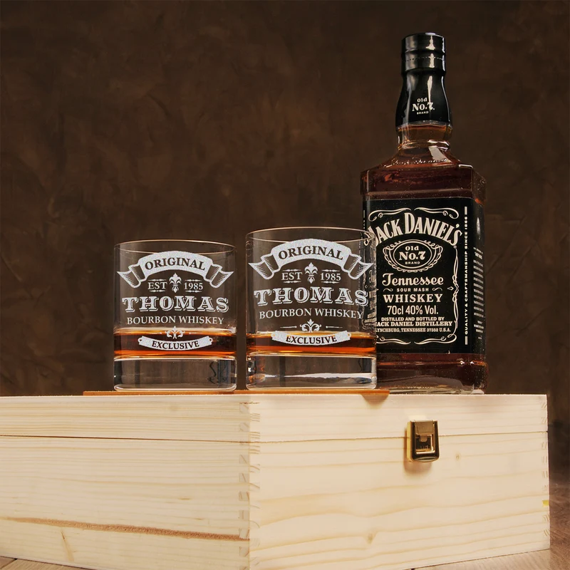 Whisky Geschenkset mit Gravur - Personalisiertes 6-teiliges Set mit Jack Daniel's