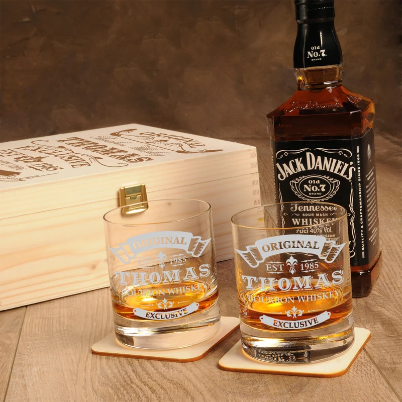 Whisky Geschenkset mit Gravur - Personalisiertes 6-teiliges Set mit Jack Daniel's