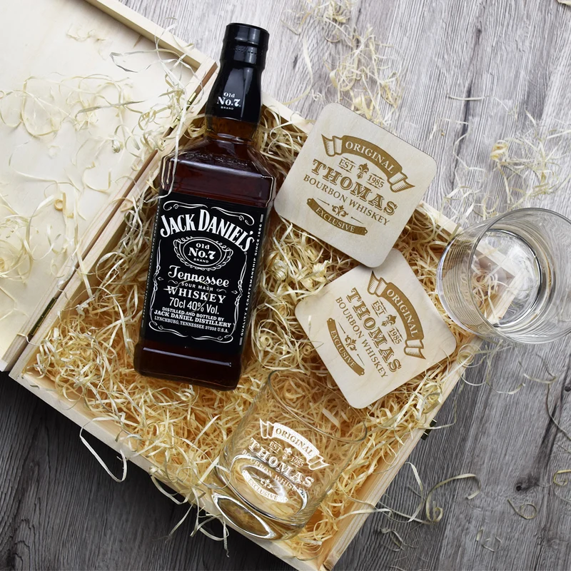 Whisky Geschenkset mit Gravur - Personalisiertes 6-teiliges Set mit Jack Daniel's