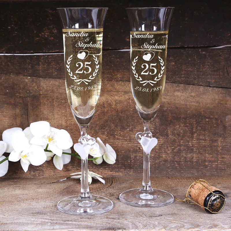 Personalisiertes Sektglas-Set "Silberhochzeit" – 2 Kristallgläser mit Herz-Stiel und Jubiläumsgravur