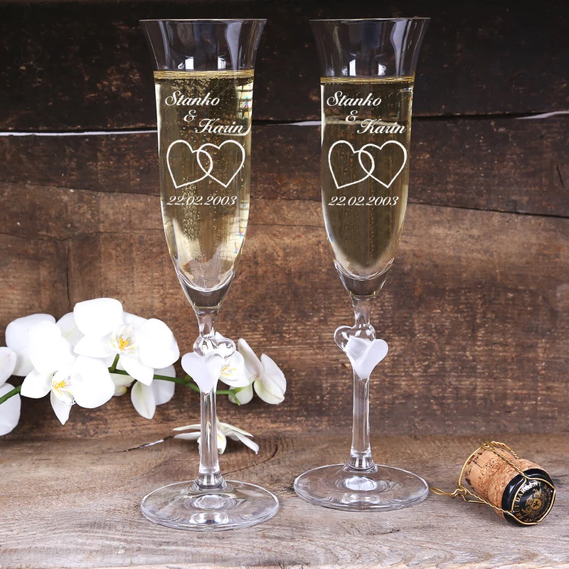 Personalisiertes Sektglas-Set "Doppelherz" – 2 Kristallgläser mit Herz-Stiel und Wunschgravur