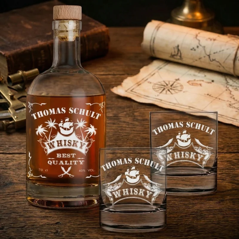Whiskyflasche 700 ml & 2 Tumbler 320 ml mit personalisierter Gravur - Motiv Piratenschiff
