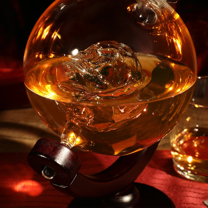 Whisky-Karaffe im Totenkopf-Design 850 ml - Das perfekte Geschenk