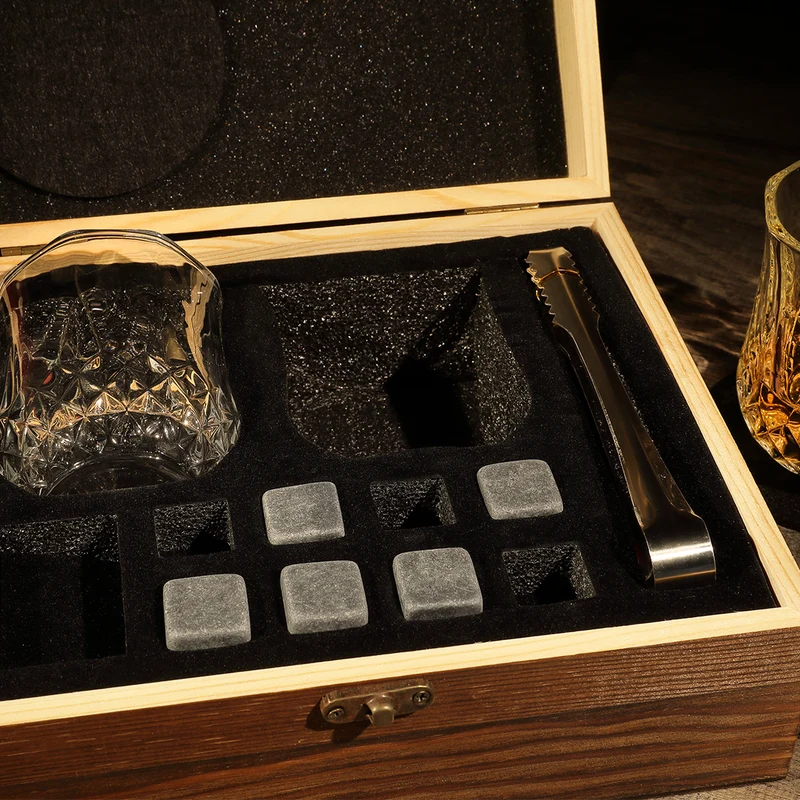 Whisky Geschenkset mit Kühlsteinen, 2 Whiskygläser und gravierter Kiste - Motiv Jubiläum