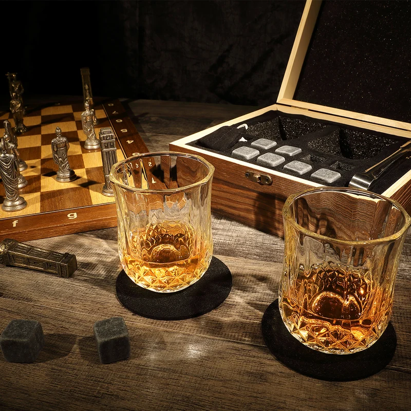 Whisky Geschenkset mit Gläser, Kühlsteine und personalisierte Holzkiste - Motiv Weltkarte
