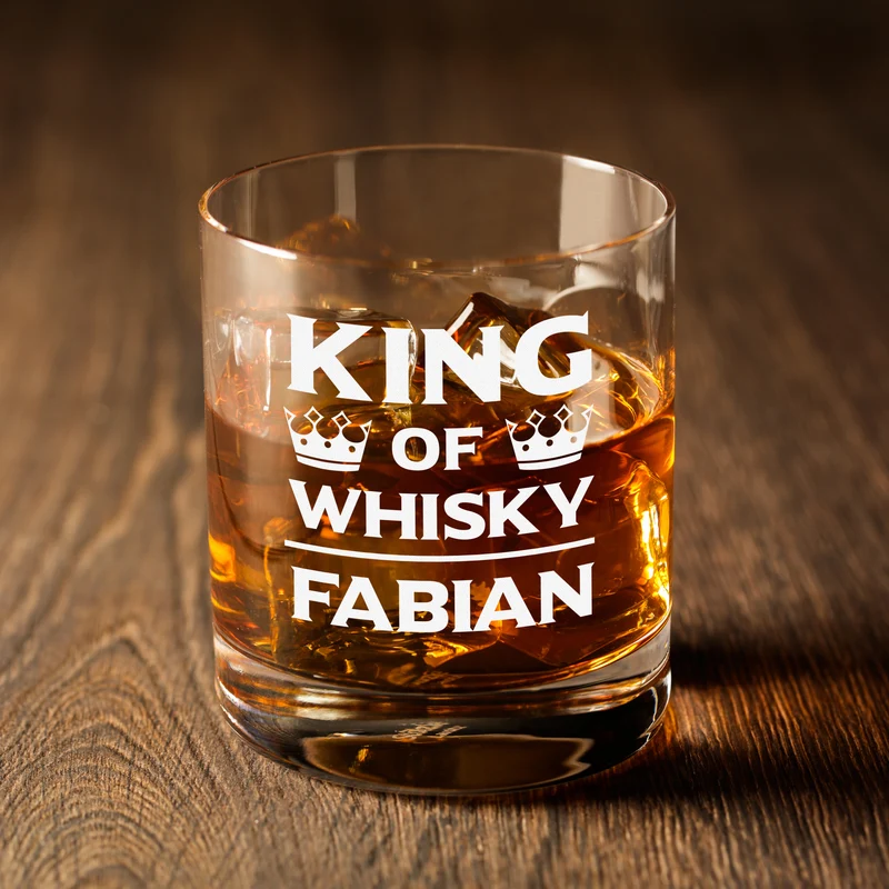 Tumbler Glas 320 ml für Whisky mit Wunschgravur - Motiv "King of Whisky"
