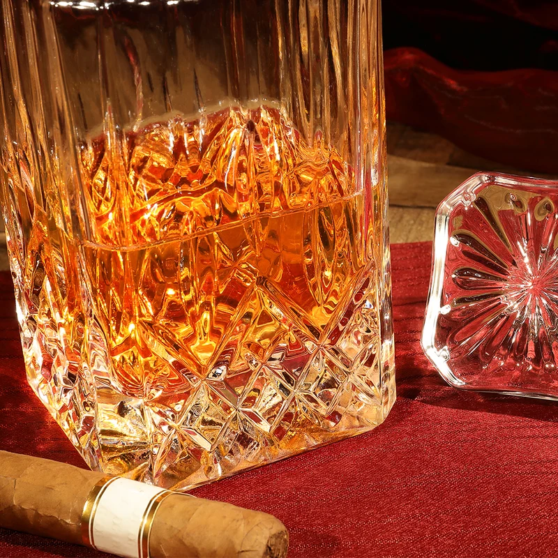 Whisky Crystal Dekanter 700 ml - perfekt für deine Bar