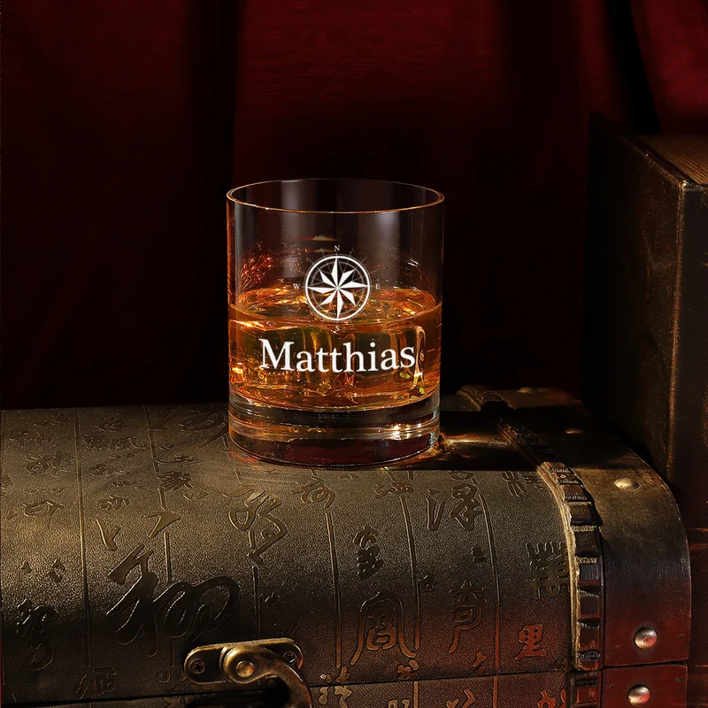 2-teiliges Geschenkset Totenkopf Karaffe 850 ml und Whiskyglas 320 ml - Motiv Kompass
