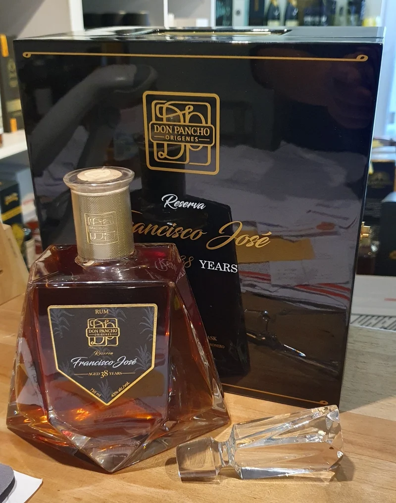 X Reserva Francisco Jose 38Y Panama single cask Rum 0,7l 43%vol. Distillery Las Cabras Origenes Don Pancho