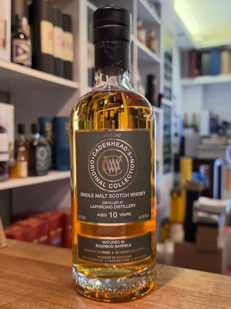 Laphroaig 2015 10 y Bourbon cask Cadenhead's 0,7l 46 %vol. August 2026 Whisky