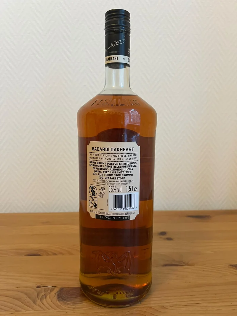 X Bacardi Oakheart Magnum 1,5l 35% vol. Rum Sonderedition Limited Edition Spiced