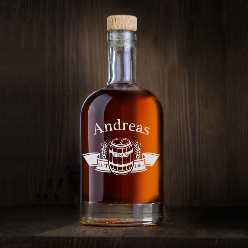 Whisky Flasche 700 ml mit Gravur "Fass im Banner" - ideal als Geschenk