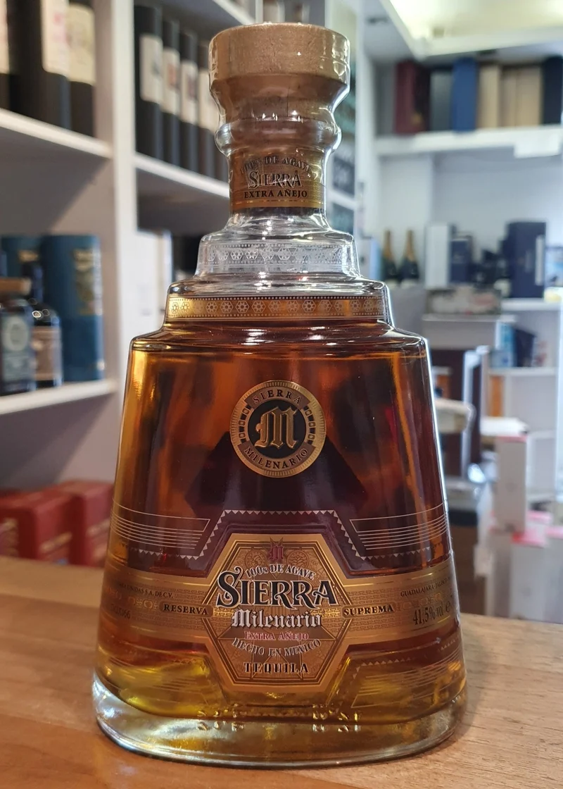X Milenario Trio Extra Anejo 100% Agave Tequila 0,7l 41,5% vol. Sierra 83 proof triple distilled