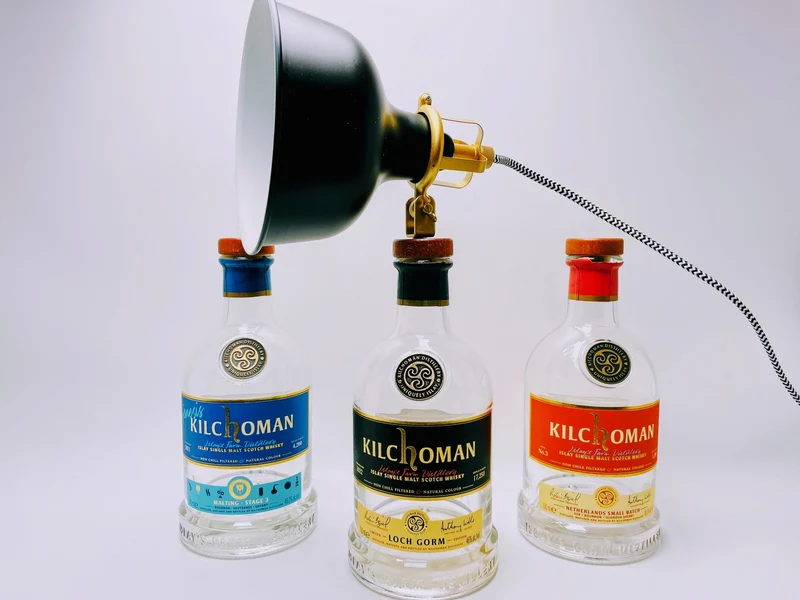 Whisky Tischlampe aus echter Whiskyflasche – Handgemachte Upcycling Design Lampe mit warmem Licht – Geschenkidee für Whisky Liebhaber