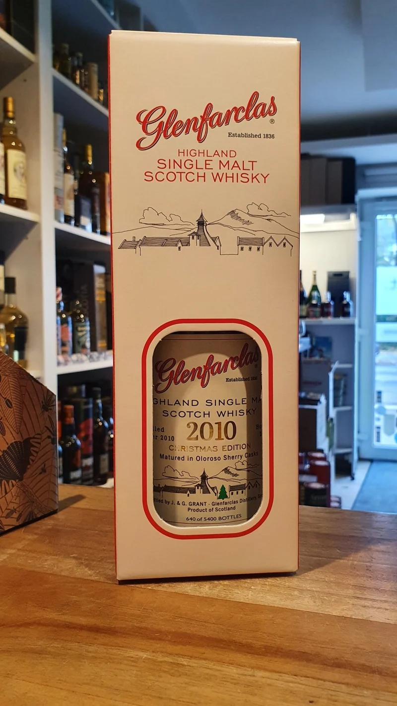 X Glenfarclas 2010 2022 Christmas Edition 0,7l 46% vol. single malt scotch whisky