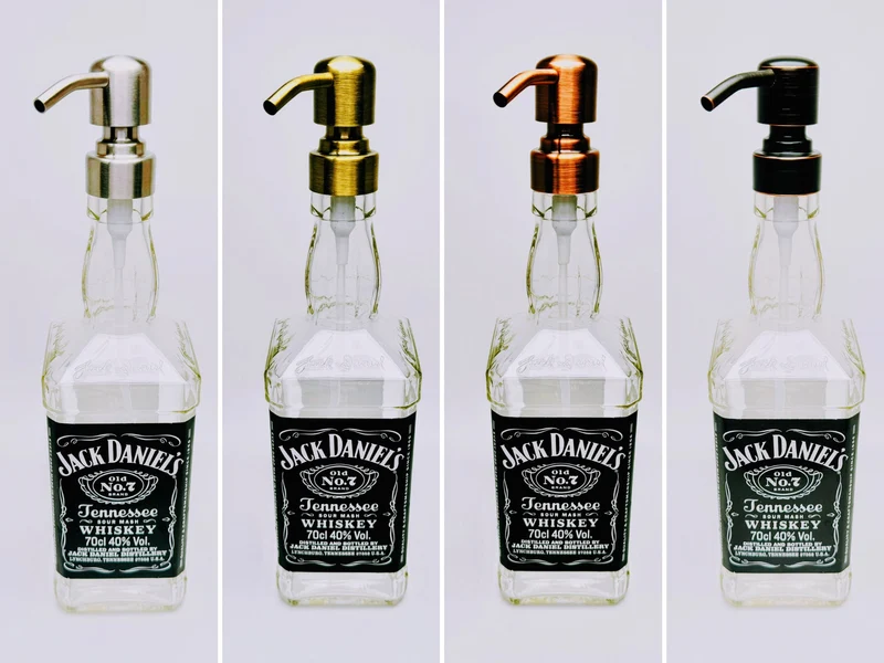 Whisky-Seifenspender “Whisky Wave” | Handgemachter Pumpspender aus Whiskyflaschen | Ideal für Bad & Küche | Top Geschenk für Whiskyfans