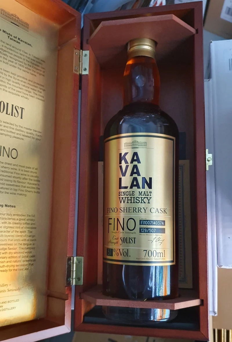 Kavalan Solist Fino in Holzkiste Sherry 2010 0,7l 57 % cask Taiwan Whisky FI100714037a