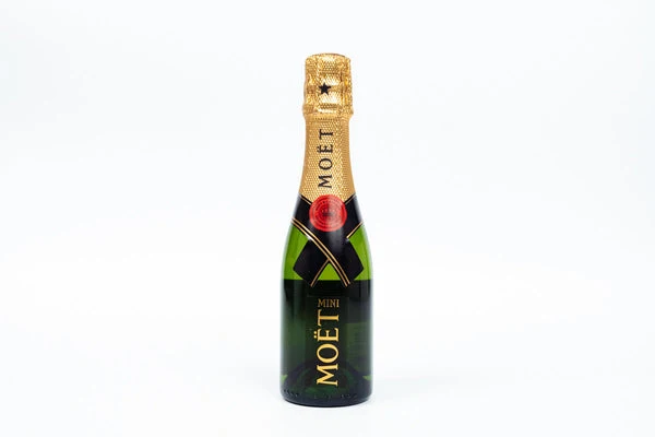 Große Gourmet Geschenkbox mit Champagner, Trüffelöl & Delikatessen – edles Feinschmecker-Geschenk für Genießer