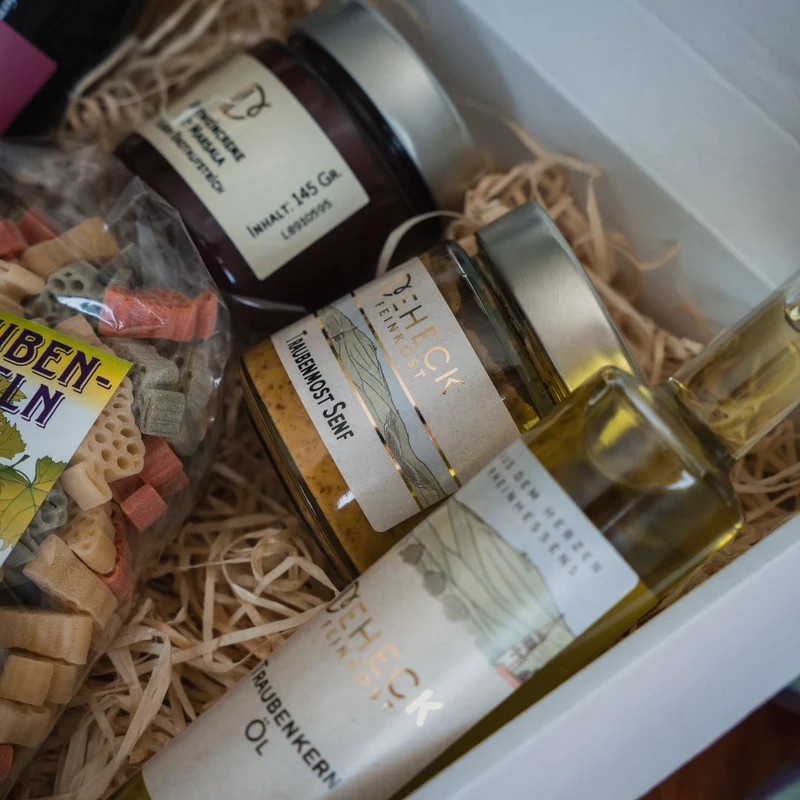 Wine & Dine Geschenkset | Geschenk für Weinfreunde mit Wein & Feinkost