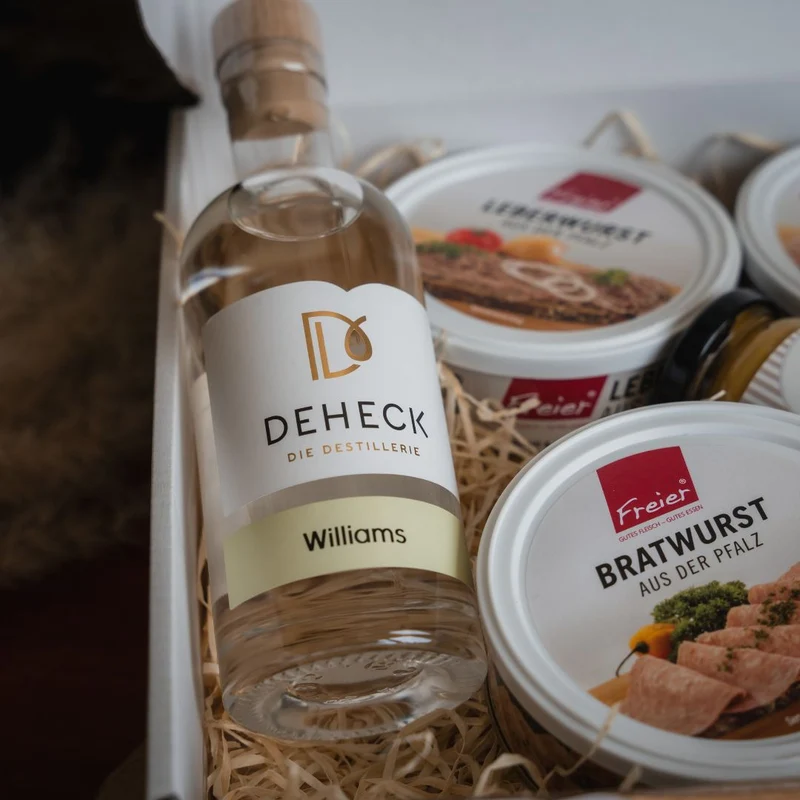 Versperzeit Geschenk - Geschenkset mit Schnaps & zünftiger Feinkost