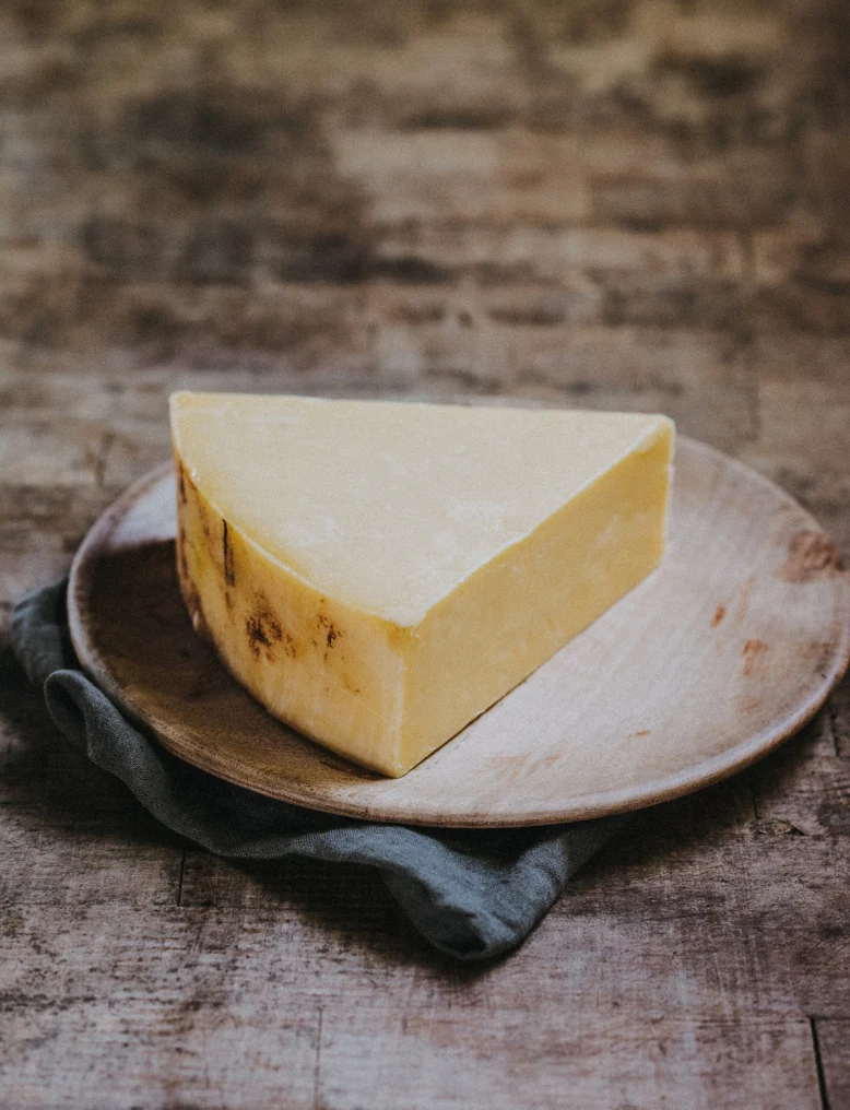 Buttery Clothbound Cheddar