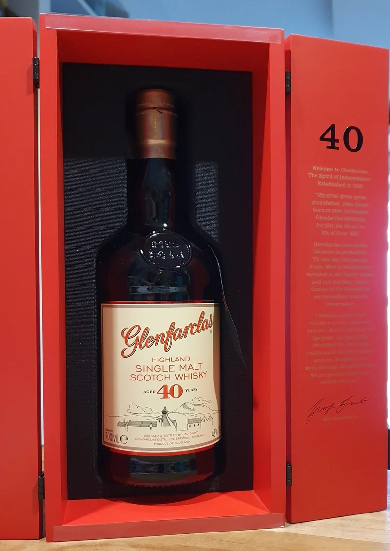 X Glenfarclas 40y Highland single malt scotch whisky 0,7l 43% vol.red door