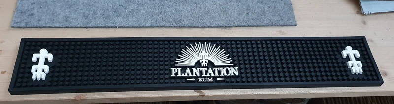 Plantation Barmatte Rum schwarz weisse Schrift Planteray