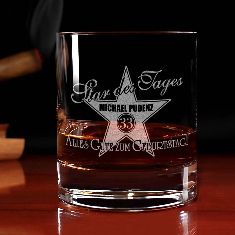 graviertes Whiskyglas Walk of Fame mit Namen und Alter