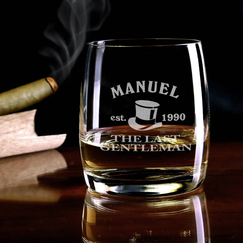 Personalisiertes Whiskey Glas mit Name und Geburtsjahr