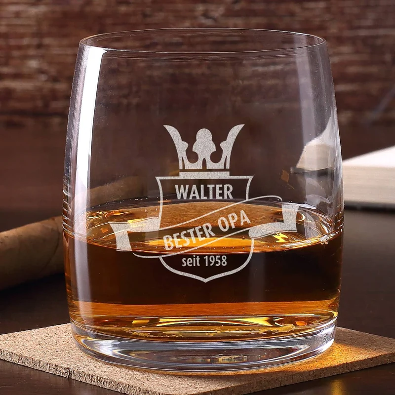 graviertes Whiskyglas Wappen mit Name, Wunschzeile und Geburtsjahr