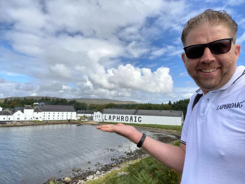 Laphroaig Super Premium Tasting - 8 Drams mit Ian Hunter Book 5 am 31.10.25 um 18Uhr