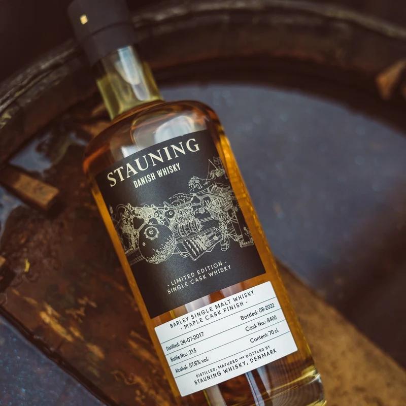 Stauning | 5 Jahre | 2017/2022 | Barley | Maple Syrup Cask #8400 | Danish Whisky | 57,6%